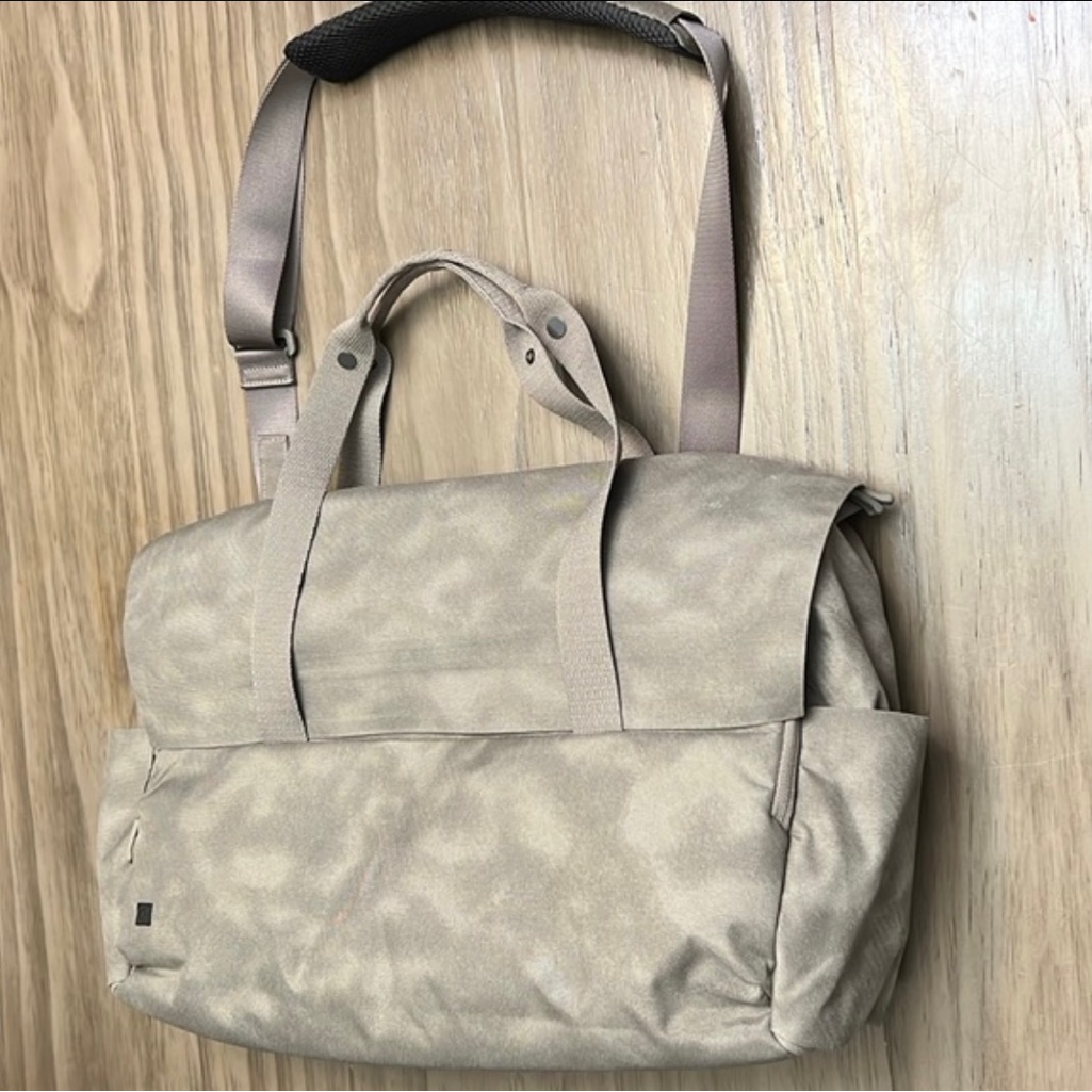 Lululemon Early Embark Duffel Bag